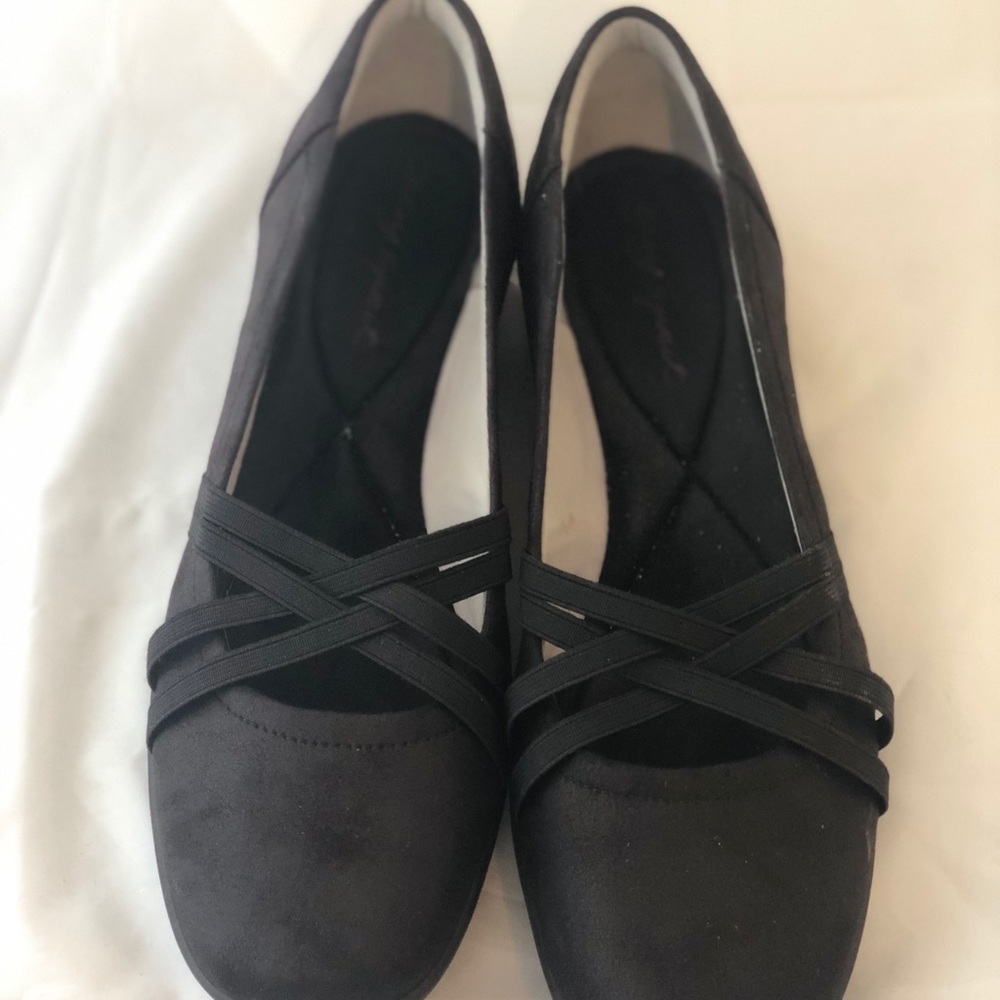 Easy Spirit black slip on flats size 9